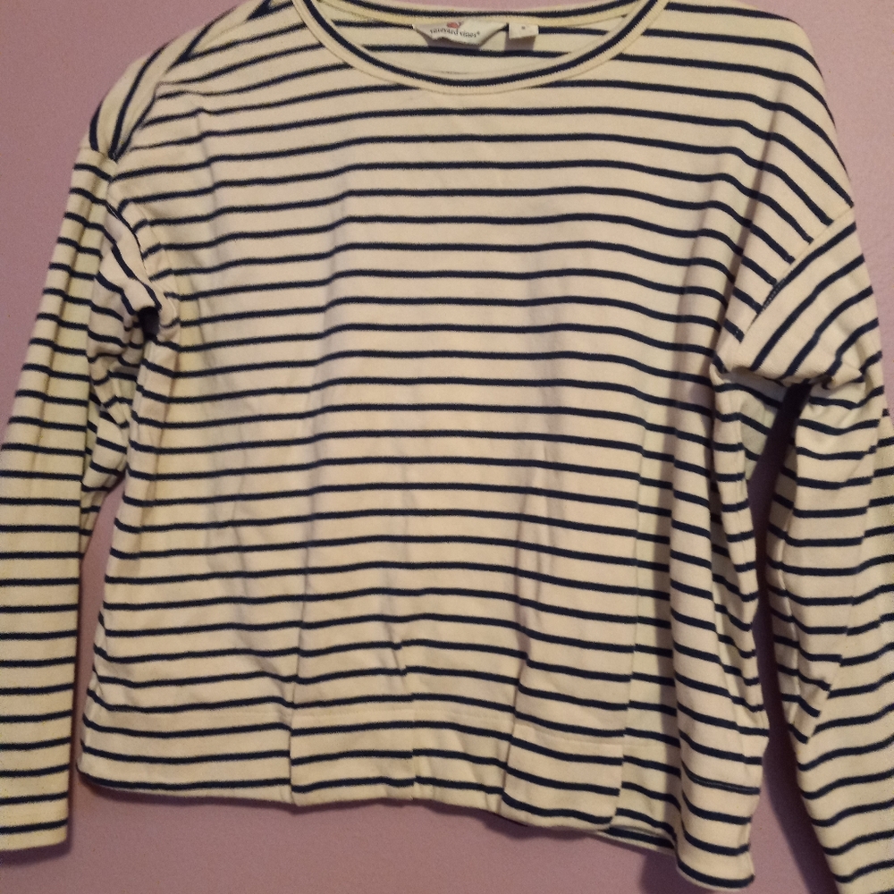 Vineyard Vines size small sweatshirt